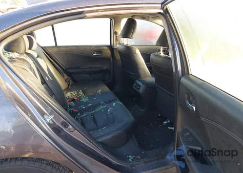 2017 Honda Accord Hybrid Touring z USA, uszkodzony, nr VIN JHMCR6F77HC031507